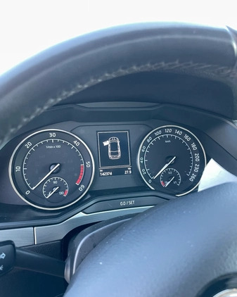 Skoda Superb cena 83000 przebieg: 142500, rok produkcji 2018 z Nysa małe 436